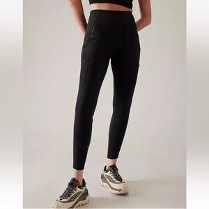 Athleta Black‎ 26.5" Inseam Headlands Hybrid Cargo Hiking Pants Sz 2